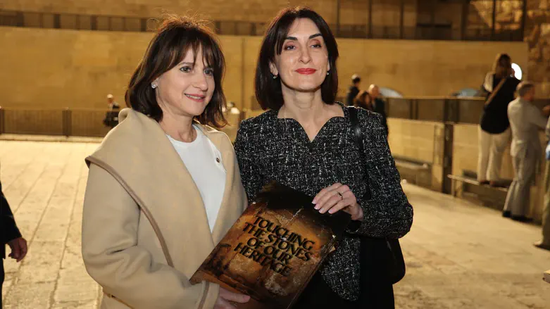 Georgia’s Foreign Minister visits Western Wall
