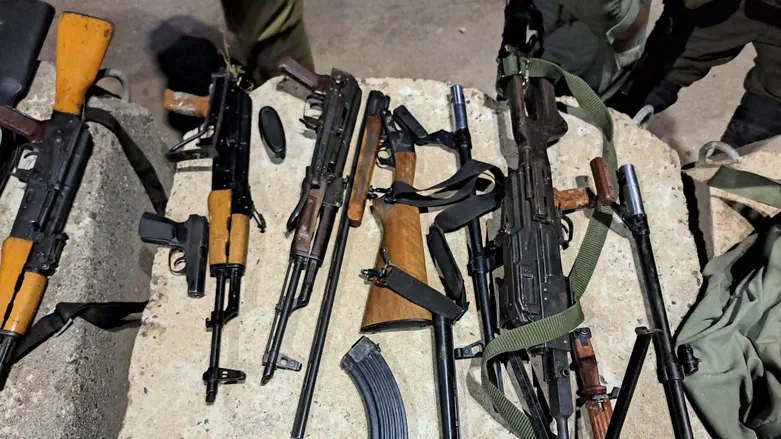 Authorities bust cross‑border weapons ring involving IDF personnel