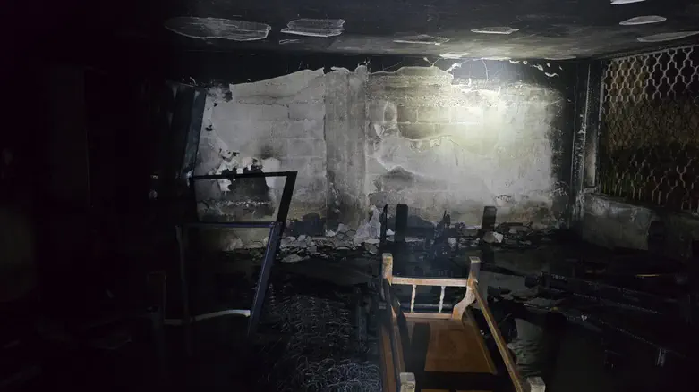 Arson suspected in Be’er Sheva after 9 buildings burn