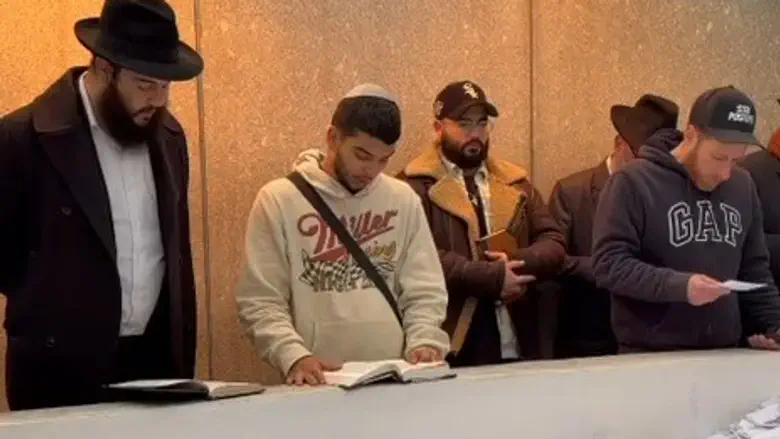 From the White House to the Ohel | Hostage survivor visits grave of Lubavitcher Rebbe