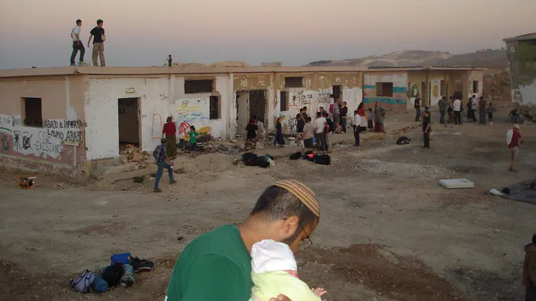 Shdema: Three miles from Har Choma, five miles from Tekoa