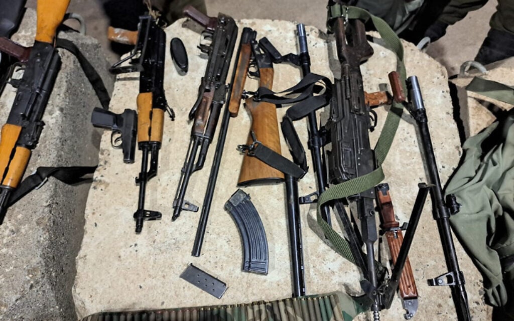 5 IDF troops among 12 detained in gun-running bust on Syrian border