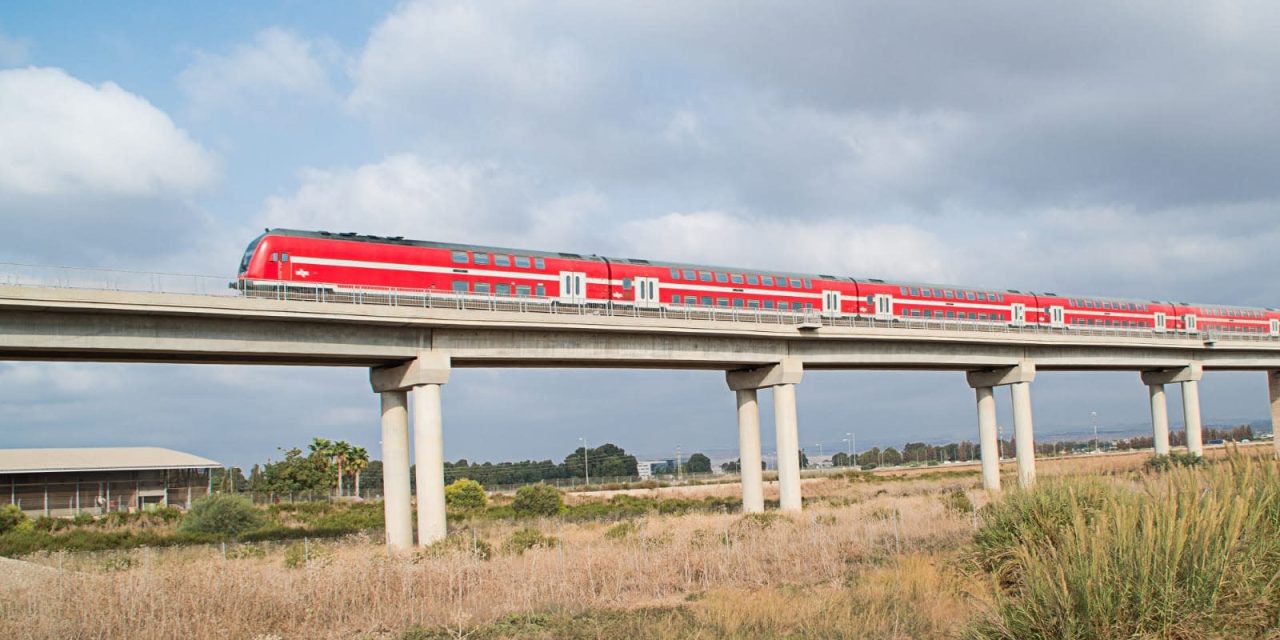 Chaos on roads: One dead, six injured in multiple traffic accidents across central Israel