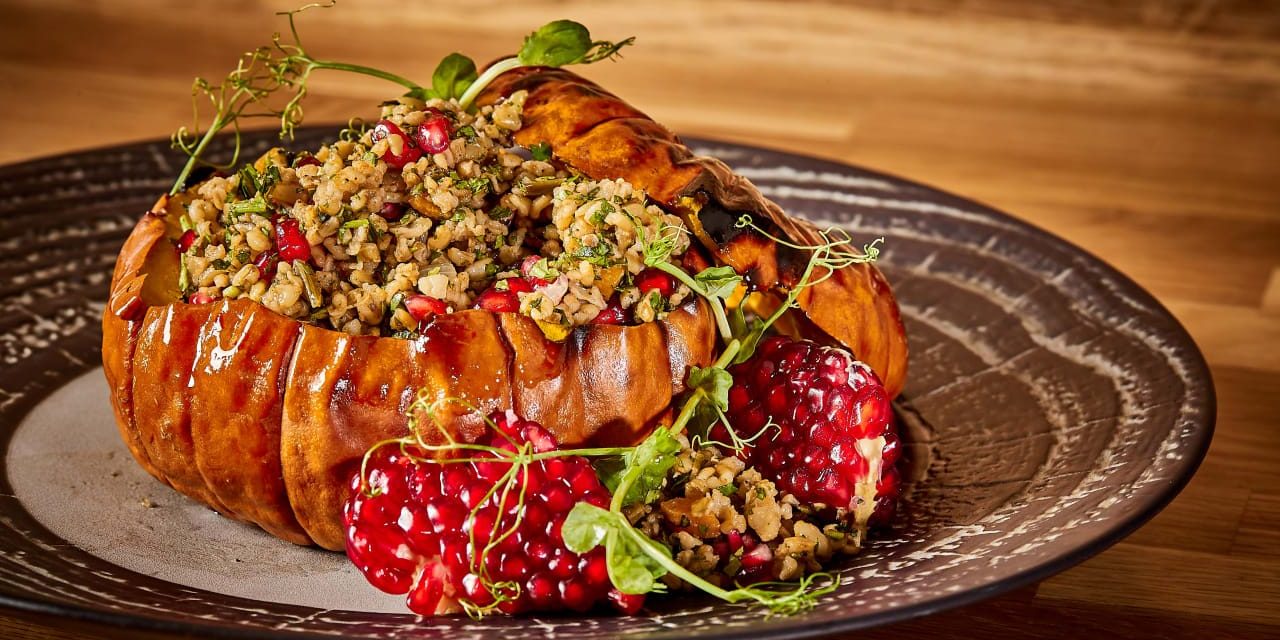 ‘Full-on Israeli’ Thanksgiving – with a side of turkey and candied yams – comment