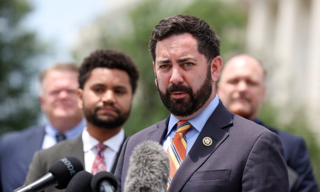 US congressman warns of mass exodus out of New York if Mamdani wins elections – interview