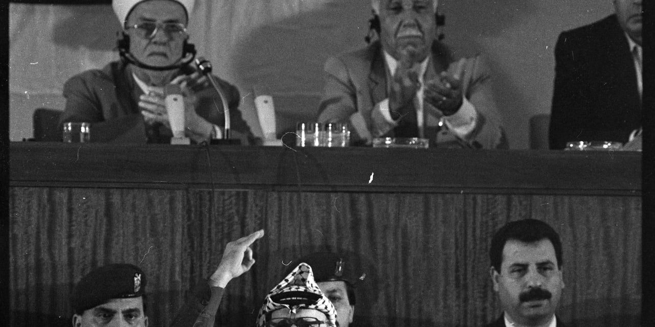 On This Day: Yasser Arafat, PNC, announce Palestinian Declaration of Independence in Algiers