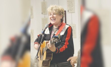 Jewish singer SONiA returns to Israel after 12 years, performs at Hostages Square