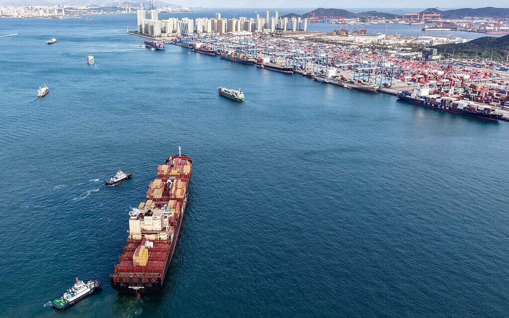 Israeli startup’s ‘Waze of the seas’ puts AI at helm to navigate crowded waters