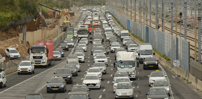 Average peak-hour speed on Ayalon Highway down to 14 km/h