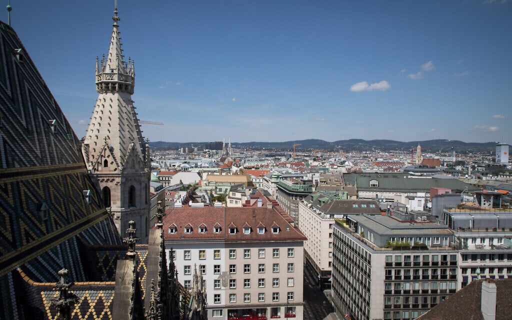 Mossad arranged Austrian asylum for Syrian double agent accused of torture – report