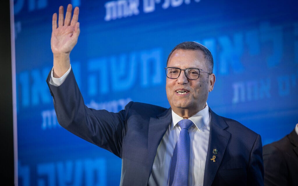 Jerusalem mayor says rioters broke his windshield during visit to Haredi neighborhood