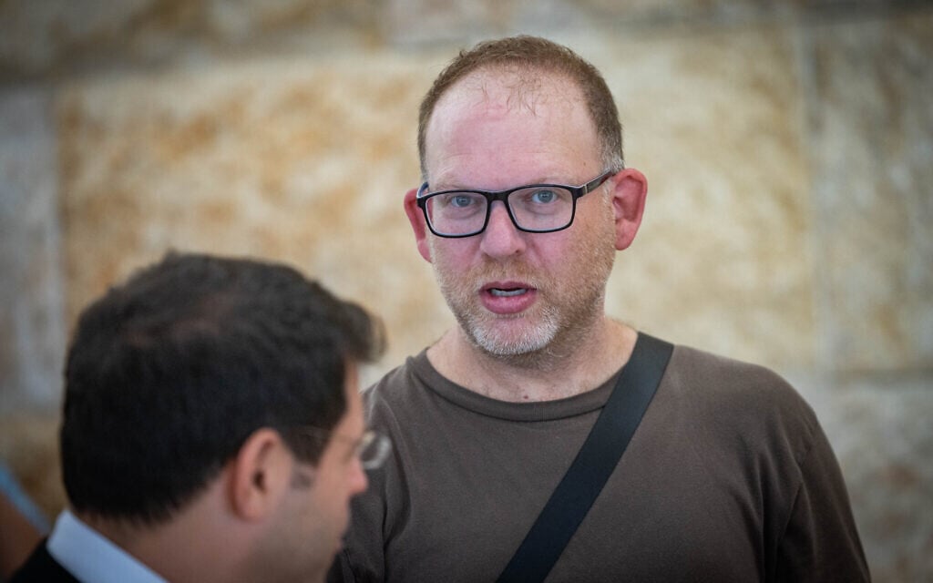 Police summon journalist for questioning over claim he shoved Sara Netanyahu’s aide