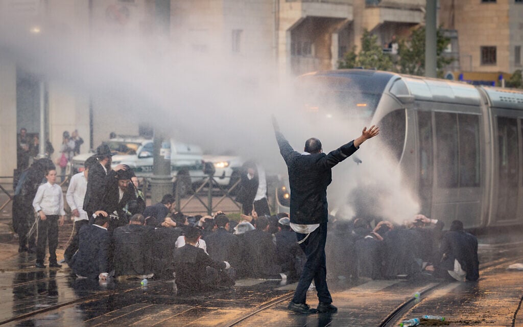 High Court gives government 45 days to draw up sanctions for Haredi draft dodgers