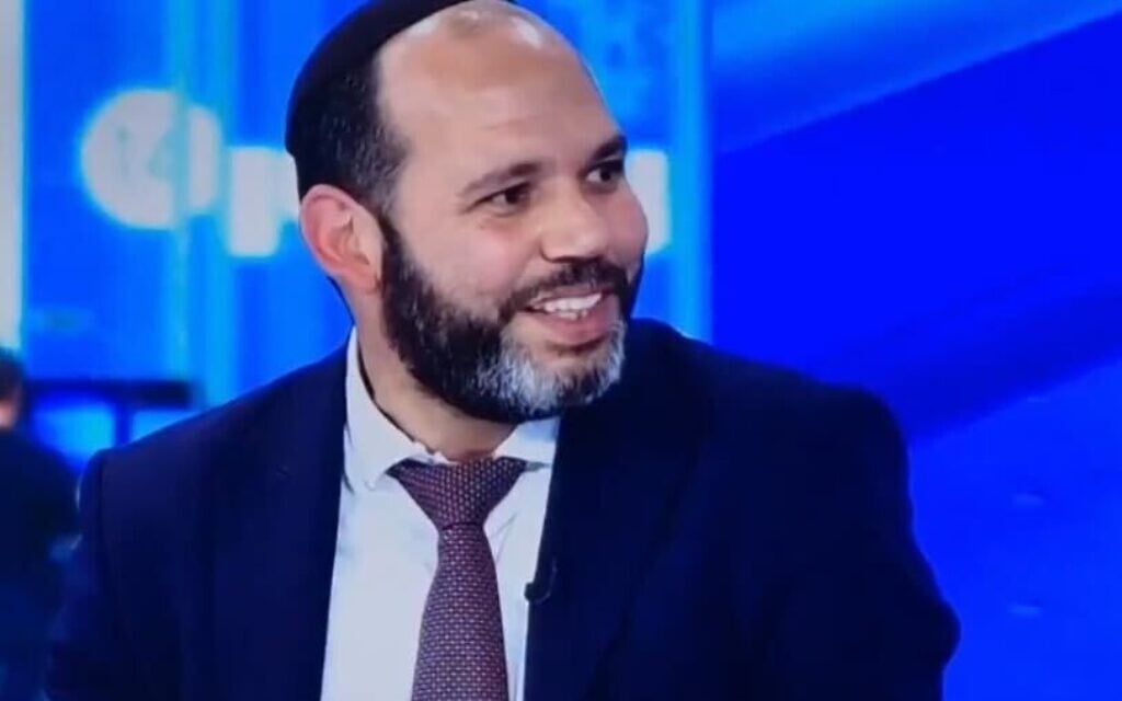 Prosecutors set to indict Beersheba’s deputy mayor for assaulting Bedouin men