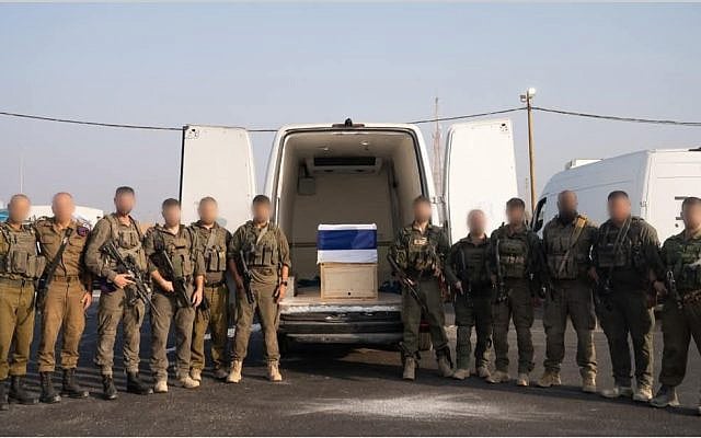 Ariana Mizrahi | The Return of a Hero