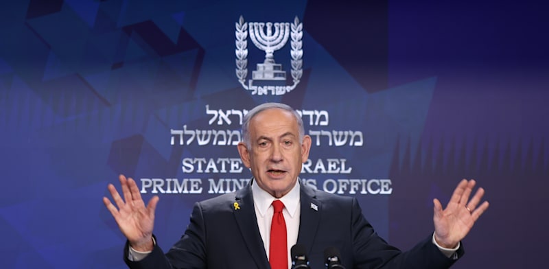 Netanyahu asks for pardon