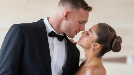 Israel’s top celebrity couple reveal their 18-karat white gold wedding rings with personal engraving