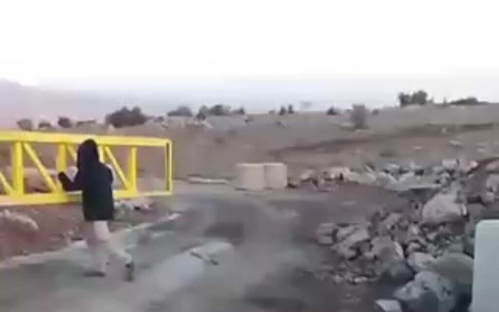 Settler activists cross into Syria, are returned by IDF after brief pursuit