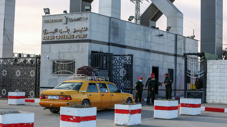 Egypt denies agreement to open Rafah crossing