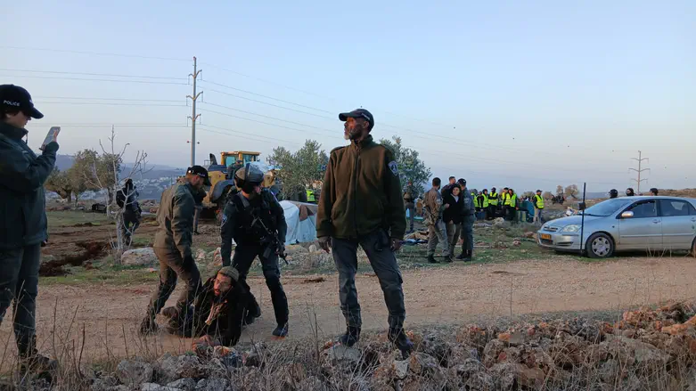 Homes at Jewish settlement demolished – one month after terror attack