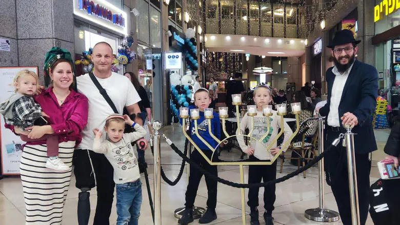 Wounded warrior’s message to Arab who blew out menorah: Israel can’t be extinguished