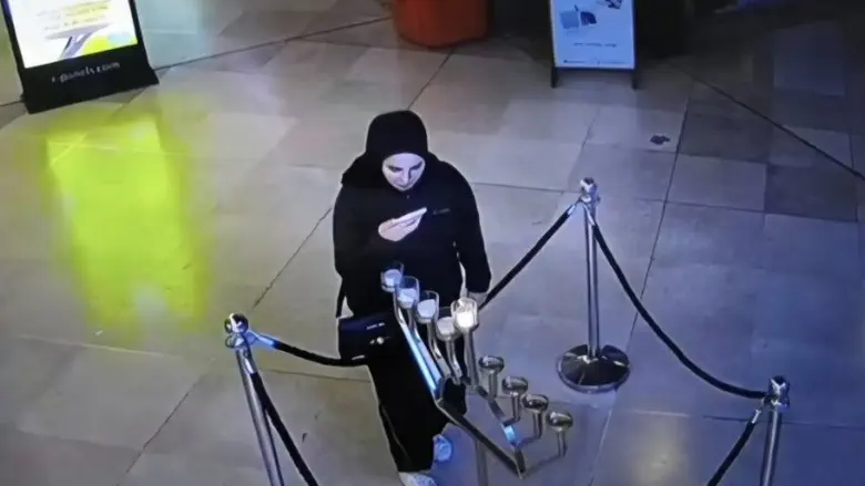 Police summon Arab who extinguished Hanukkah menorah