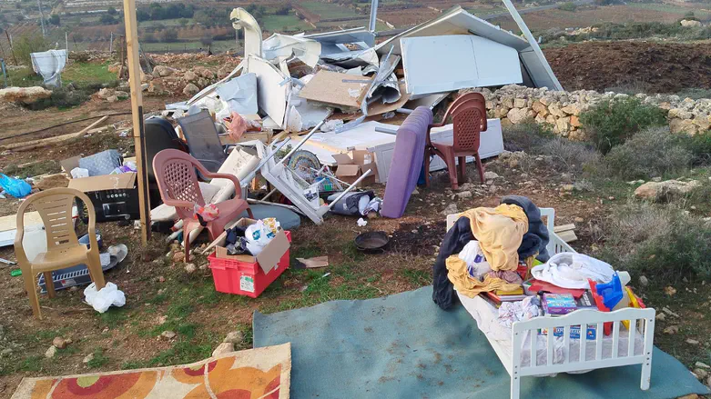 Overnight: House demolished near Hebron, family evicted