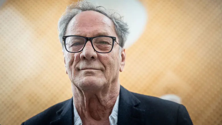 IDF radio host praises anti-Israel director, station clarifies