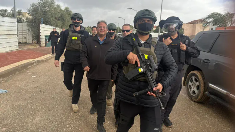 Ben Gvir in Tarabin: ‘We won’t permit unruly behavior’