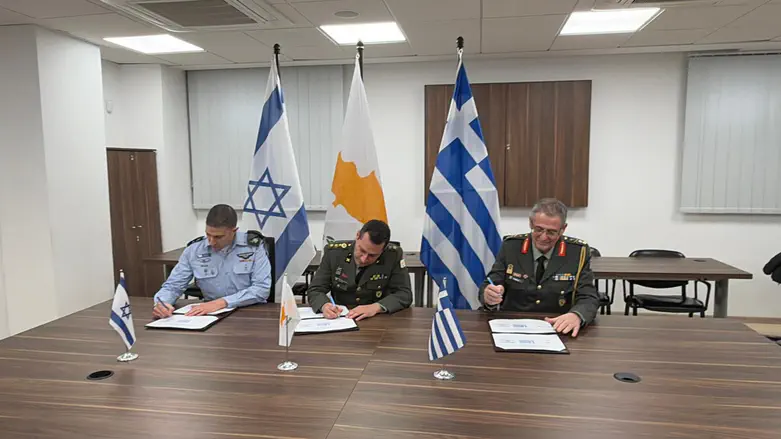 IDF signs trilateral cooperation plan with Greece and Cyprus