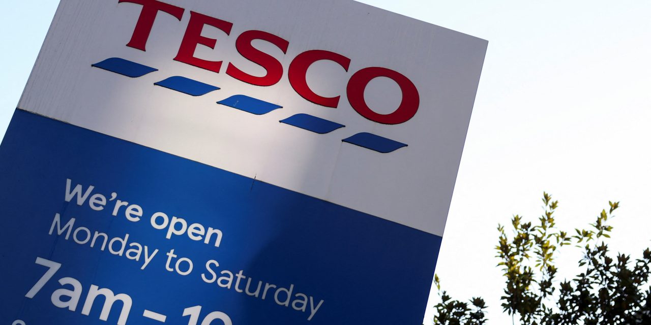 Protesters target UK supermarket after worker suspended for refusing to handle Israeli goods