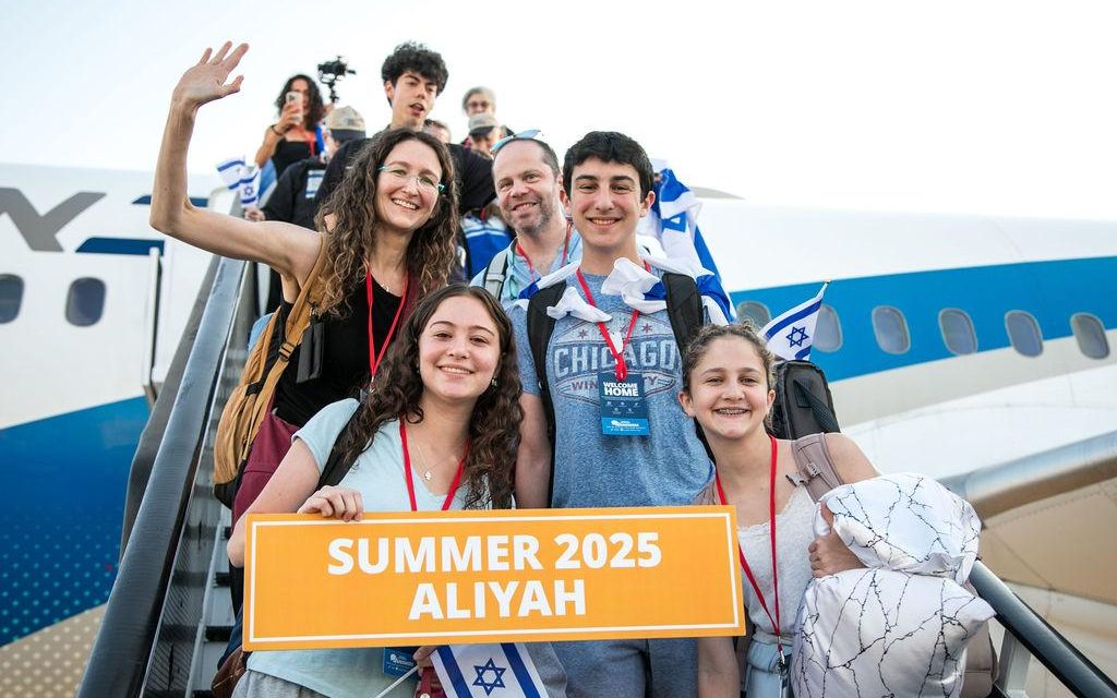 Nefesh B’Nefesh closes 2025 with over 4,100 North American olim
