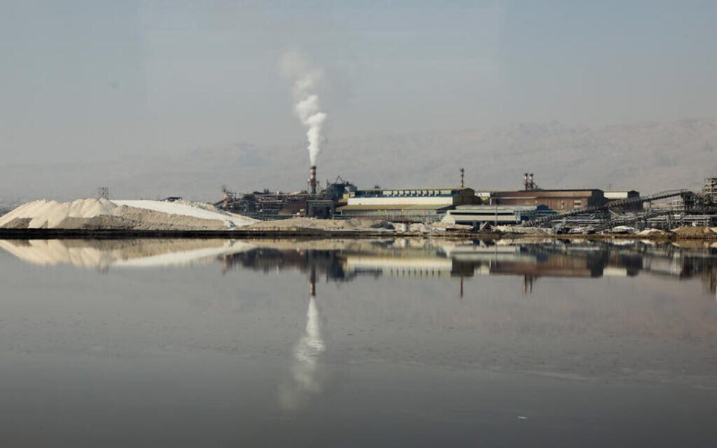 After a decade of work, government publishes bill delineating future use of ailing Dead Sea