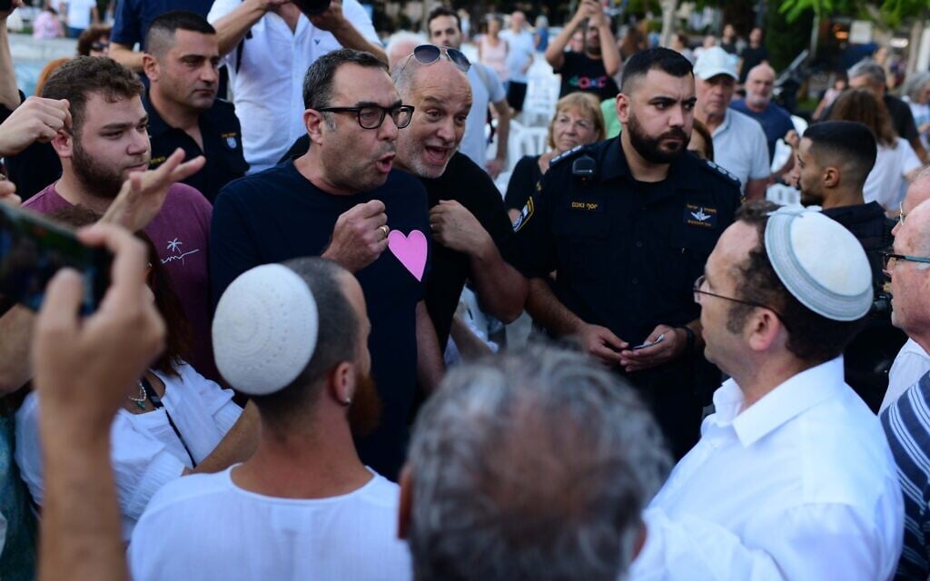 Knesset advances bill criminalizing interference with Orthodox religious practices in public