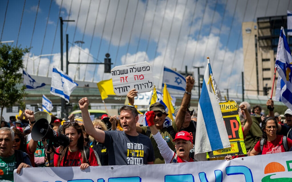 Ahead of election year, survey finds Israelis’ trust in democracy remains low