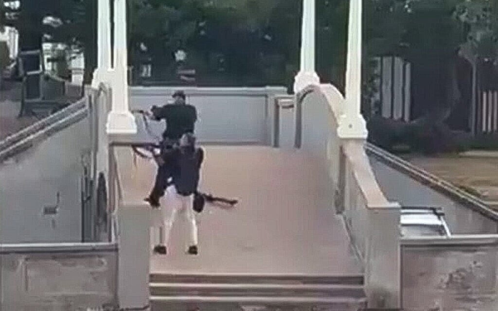 Bondi Beach terrorists ‘acted alone’ in attack on Hanukkah event — Australian police