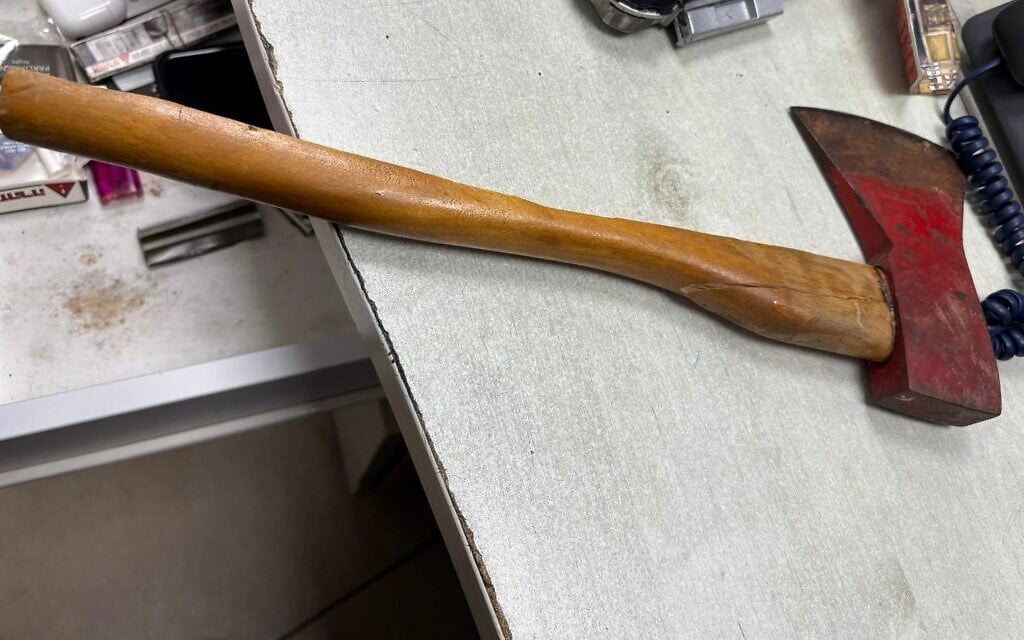 Man arrested for chasing people with an axe in an Ashdod park, police say