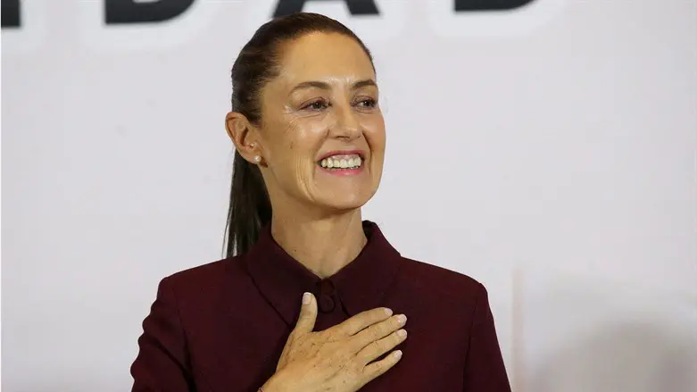 Watch: Earthquake interrupts Mexican President Sheinbaum’s briefing