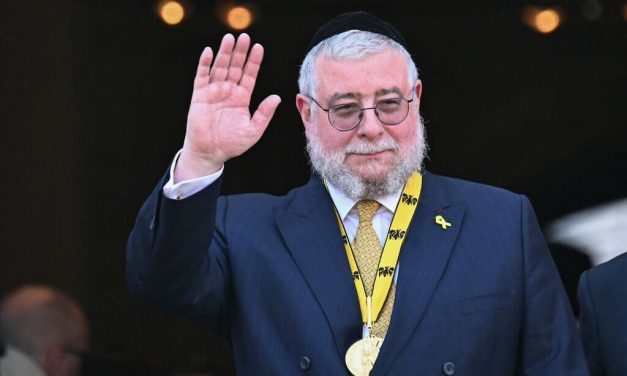 US antisemitism envoy feuds with prominent European rabbi, drawing praise from Elon Musk