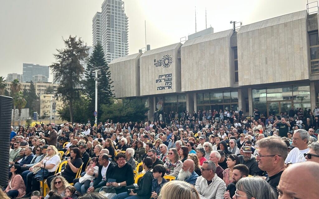 ‘We kept our promise’: Final Shabbat service held at Hostages Square