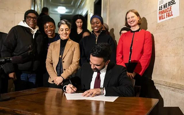 Sagit Sade Attia | The Clean Slate is a Trap: The Politics of Erasure