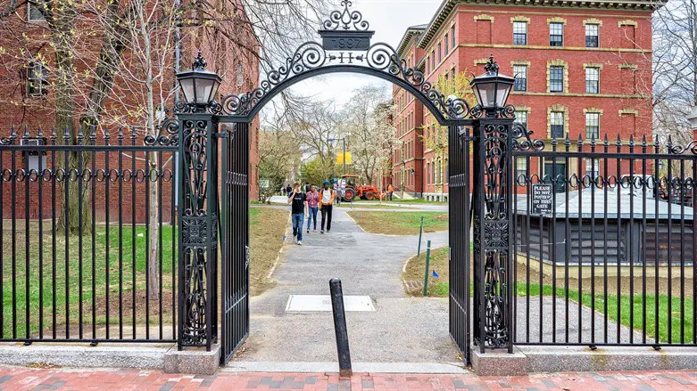 Trump demands $1 billion from ‘antisemitic’ Harvard University