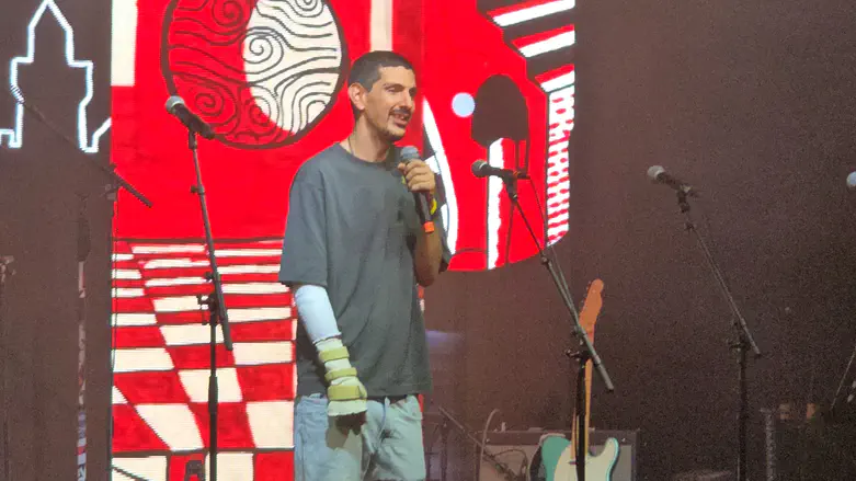 Released hostage accuses hostage coordinator of abandonment