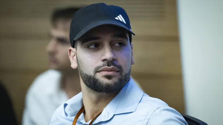 ‘You nobody’ | Watch: Right-wing activist blocks Ehud Barak’s car