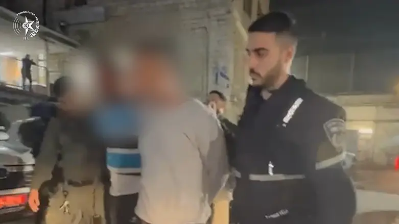 Watch: Doctor from northern Israel arrested for employing inflitrators