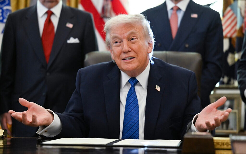 Trump hoping Iran will make a deal to give up its nuclear weapons