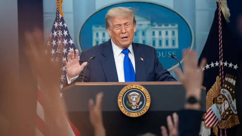 Trump: ‘My sole focus is stopping Iran from getting nukes, not Strait of Hormuz’