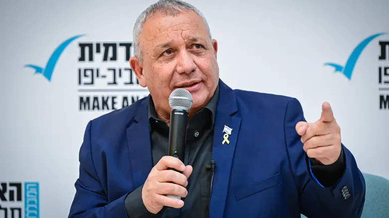 Eisenkot clarifies: I didn’t leave Gantz to become Bennett’s number 2