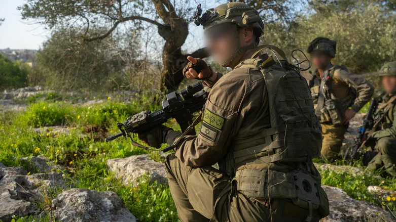 Officer and combat soldier seriously injured in operational accident in Lebanon