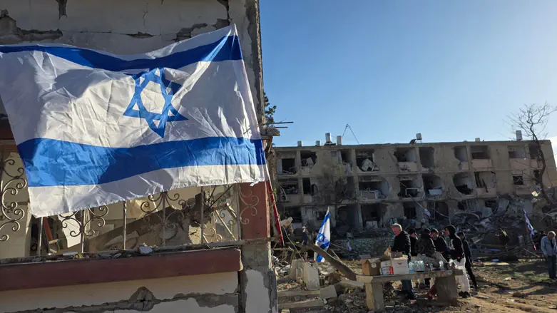 Dimona resident: ‘We heard a massive boom, everything shook and the house collapsed’